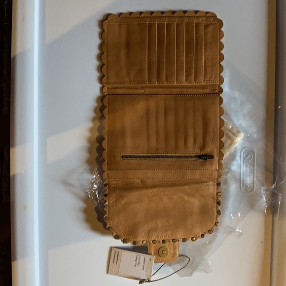 Tri-fold wallet NWT - Picture 6 of 6